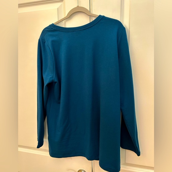 Adorable Susan Graver Weekend Blue Top with beautiful design accents like new L - Picture 3 of 7